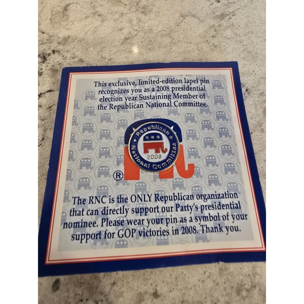 2008 Republican National Committee RNC Lapel Pin with Card John McCain